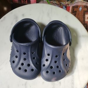 Toddler size 6 Navy blue crocs